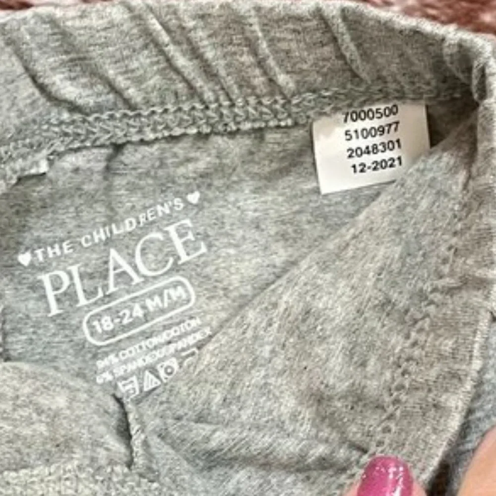 3/$20 Bundle •The Children’s Place capri Legging 2-Pack Black & Gray 18–24M
